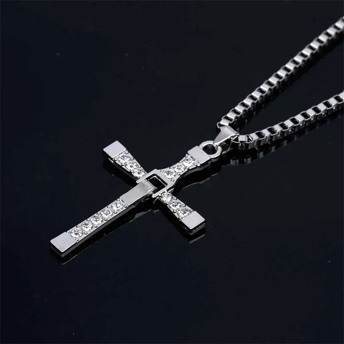 Classic Rhinestone Sliver Color Pendant Men Crystal Jesus Cross Necklace Activity Male Gift Jewelry Wholesale Dropshipping