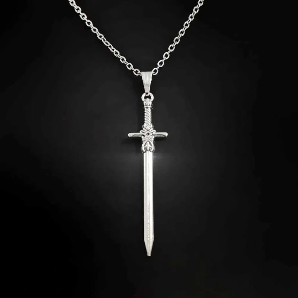 Personality Exquisite Sliver Color Knife Sword Pendant Stainless Steel Necklace for Women Men Gothic Punk Jewelry Accessory Gift