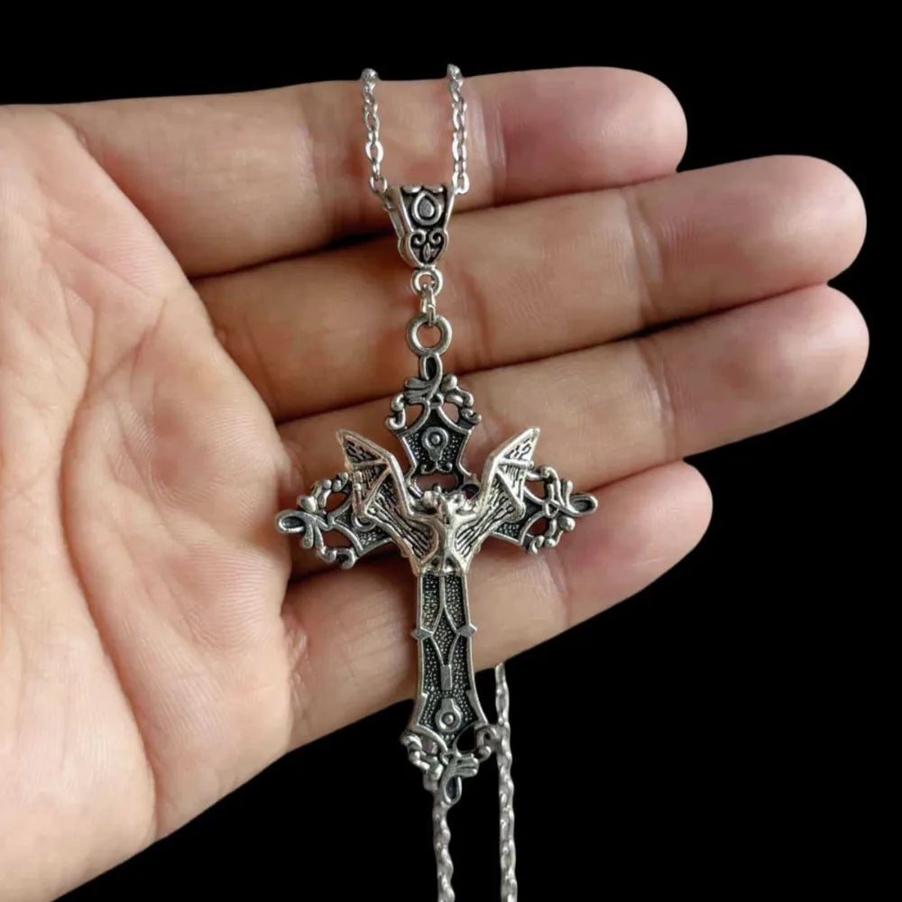 Personality Exquisite Sliver Color Knife Sword Pendant Stainless Steel Necklace for Women Men Gothic Punk Jewelry Accessory Gift